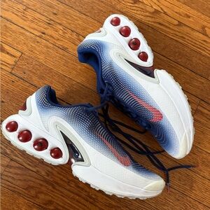 Nike Men’s Sneakers in Blue and White with Red Details